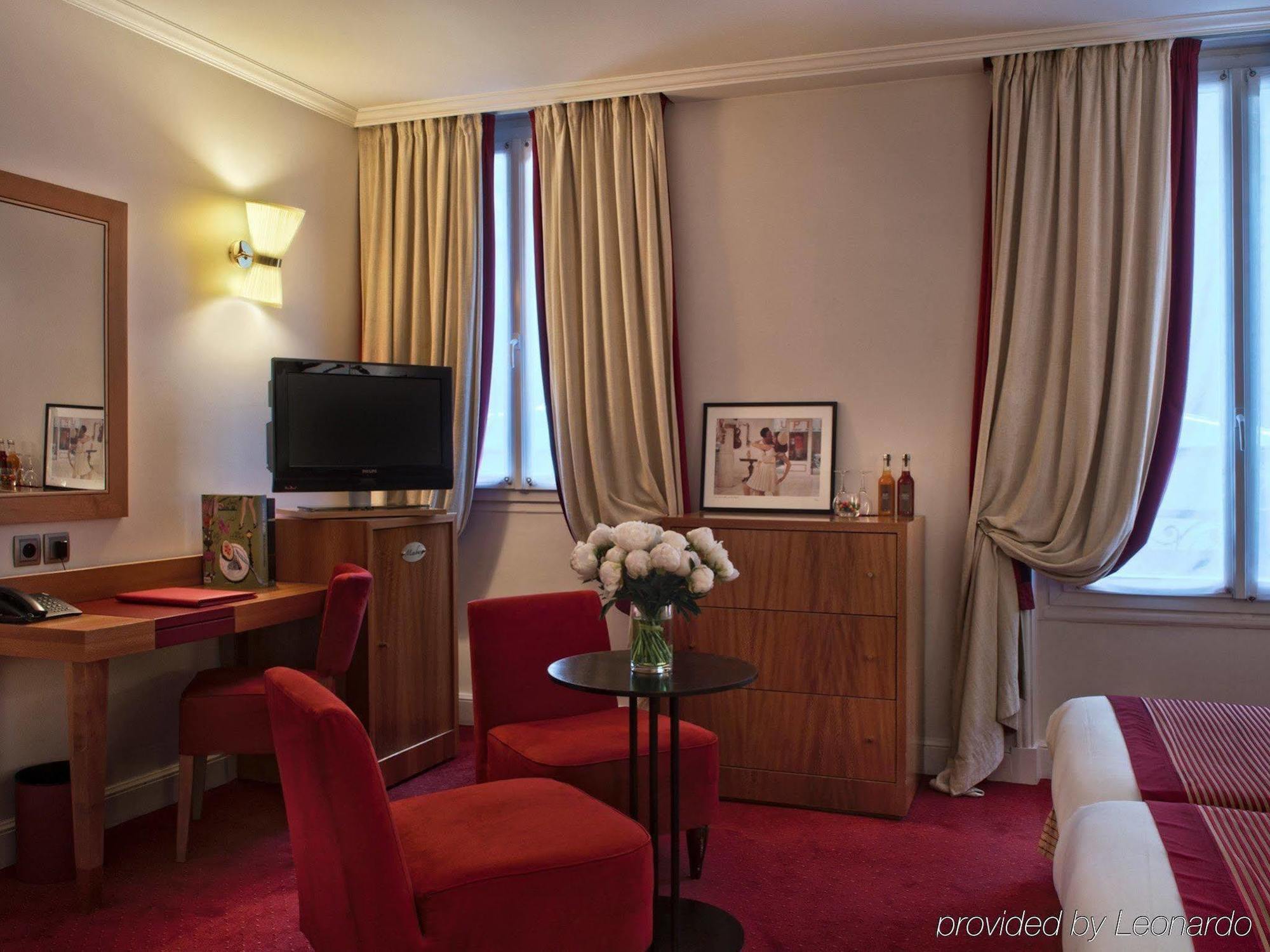 ホテル ウォルドルフ トロカデロ トゥール エッフェル パリ 部屋 写真